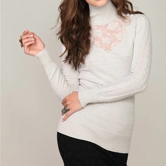 Free People Silver Mock Turtleneck Sweater With Lace Detail Women’s Size Small - Picture 1 of 11